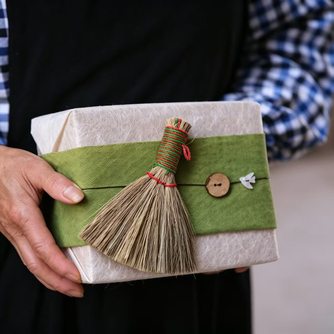 The "Cleansing Hearth" Sanctuary Box — Hand-Poured Candle & Detachable Whisk Broom Ritual Set