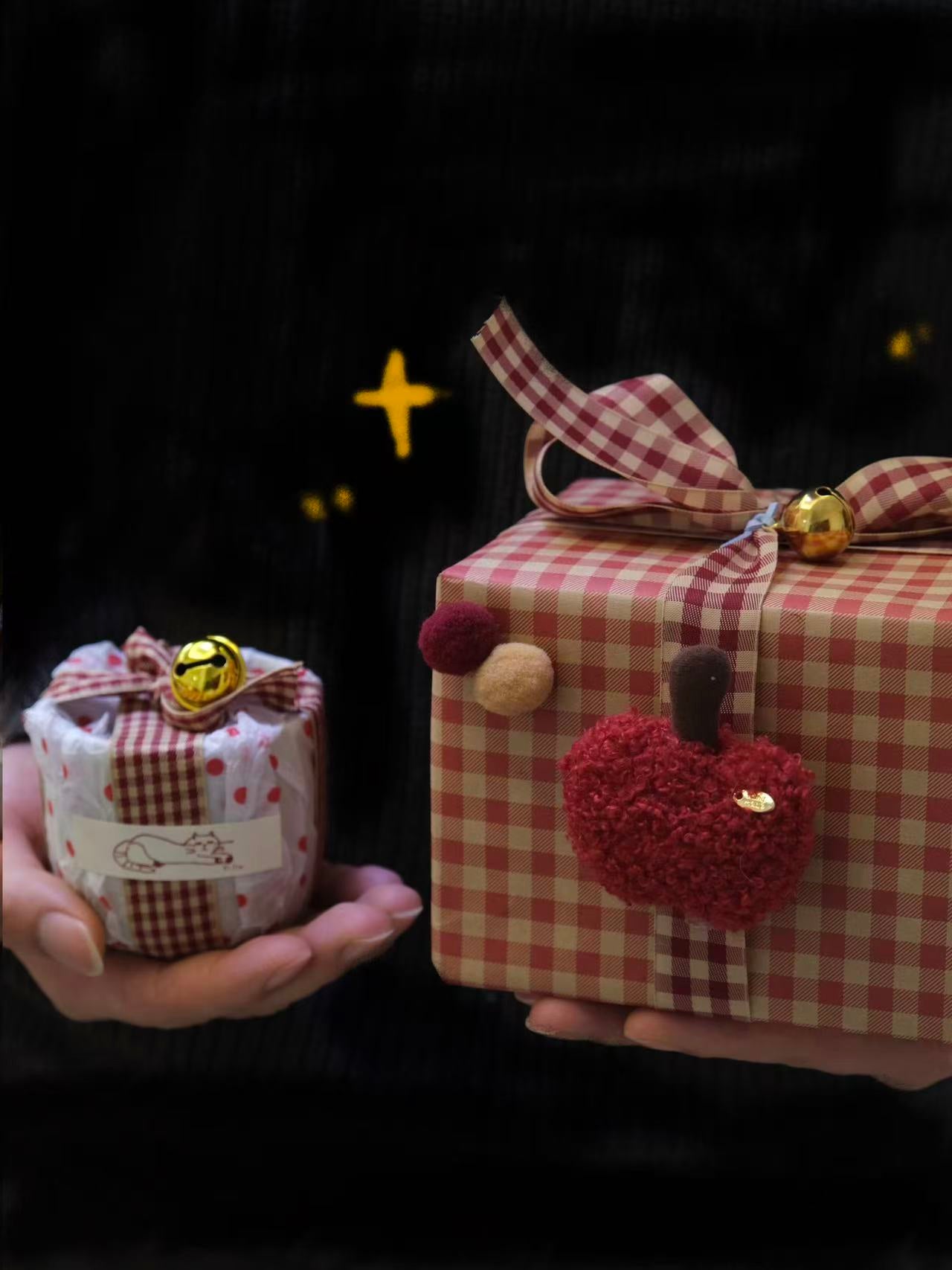 The “Apple Keepsake ” Box — Hand-Poured Candle & Detachable Felt Ornament Gift Set