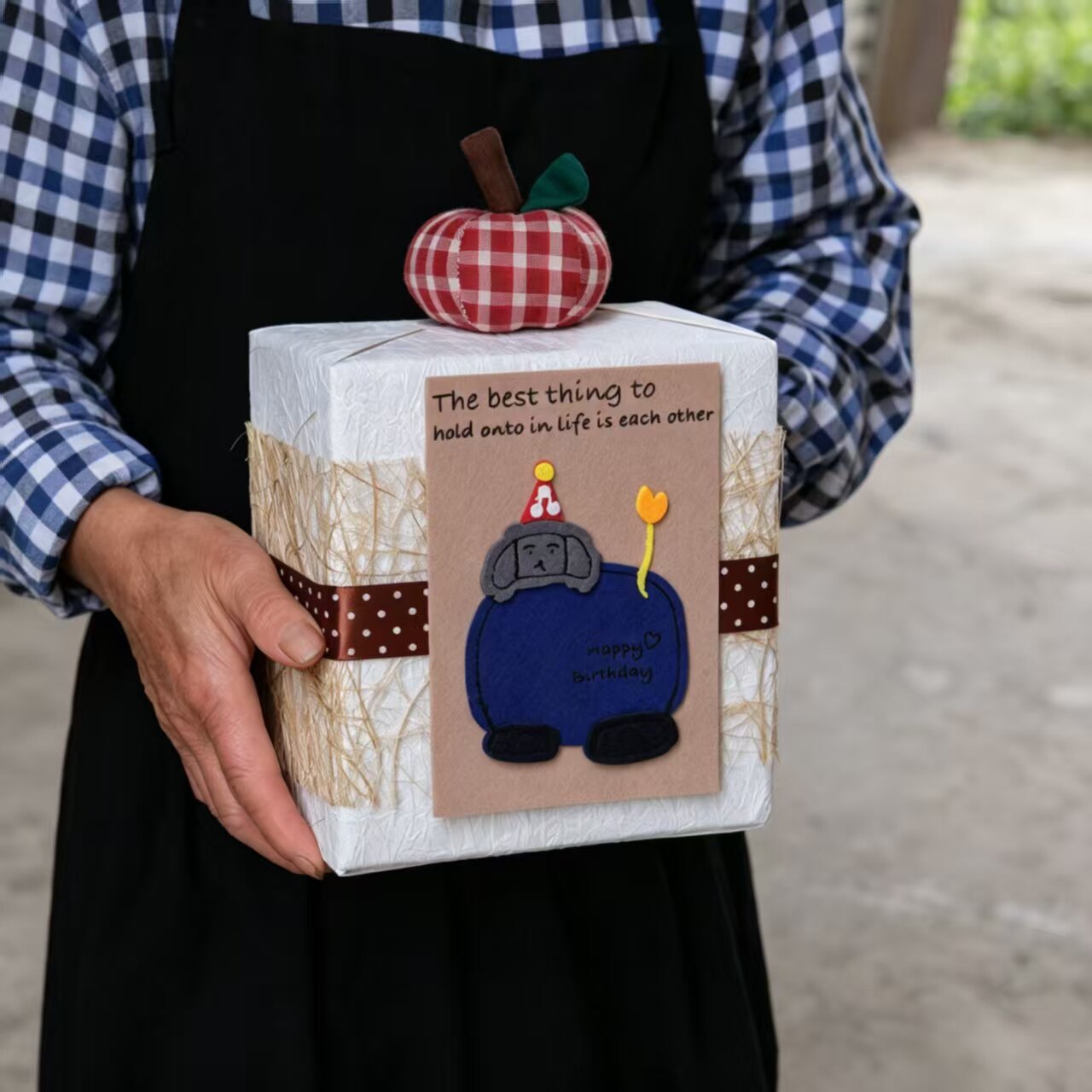The "Apple of My Eye" Sensory Sanctuary Gift Set — Hand-Poured Candle & Handmade Felt Ornament